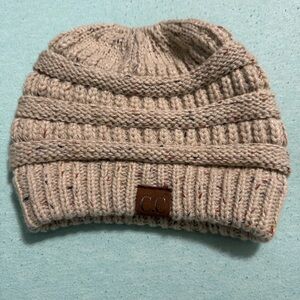 C.C Ponytail Beanie – Beige Speckled Messy Bun Hat
